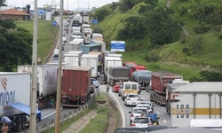 GREVE DE CAMINHONEIROS - Governo vai aumentar multa para quem bloquear rodovias