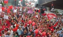 SO PAULO - Manifestao contra o impeachment lota a Avenida Paulista