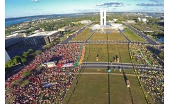 BRASLIA - Comemoraes a cada voto nos dois lados da Esplanada