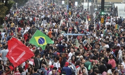 FORA TEMER - Bombas e Gs Lacrimogneo no protesto com 100 mil pessoas em So Paulo