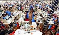 INDSTRIA - IBGE: Produo Industrial cai em agosto em 11 dos 14 locais pesquisados
