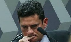 Advogados de Lula entram com ao contra Moro por abuso de autoridade