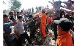 INDONSIA - Terremoto mata pelo menos 97 pessoas