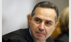 STF - Ministro Barroso barra Negociata no Senado, mas Kassab, ainda otimista