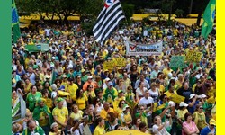 MANIFESTANTES vo s ruas em Sampa, Rio, BH, Recife e Braslia