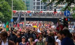 G20 - 22 mil protestam e confrontam a polcia nas ruas de Hamburgo