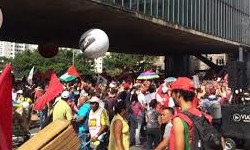 PAULISTA - Movimentos sociais fazem protesto contra a Reforma Trabalhista