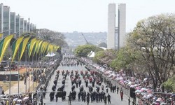 7 DE SETEMBRO - Desfile atrai 20 mil pessoas  Esplanada dos Ministrios