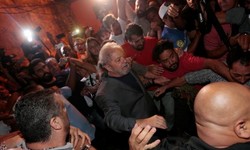 Manifestaes na chegada de Lula a Curitiba: Lulfilos feridos pela PM