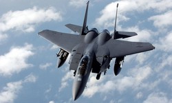 CAA F-15 dos EUA cai prximo a Okinawa, no Japo