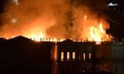 MUSEU NACIONAL Incndio NO destruiu Anexo com Colees Raras e Biblioteca