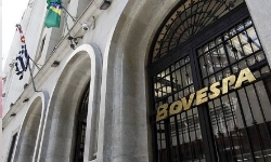 O MERCADO 2 feira Otimismo de investidores Ibovespa sobe 4,57% Dlar cai a R$3,763