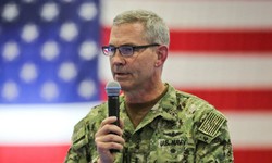 EUA Comandante da Marinha encontrado morto no Oriente Mdio