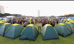 TERRA LIVRE 4 mil indgenas acampam em Brasilia em defesa de seus direitos