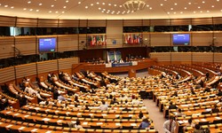 PARLAMENTO EUROPEU Ganham Espao Ambientalistas e a Direita Euroctica e Anti-Imigrao