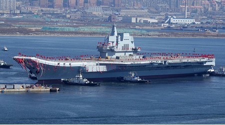 FORAS CHINESAS expulsam navio dos EUA do Mar do Sul da China