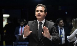 ORAMENTO SECRETO - Impasse leva a adiamento na votao da LDO no Senado