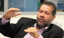 CARLOS LUPI - Ministro quer rever Reforma da Previdncia e Zerar Fila do INSS