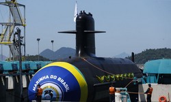LULA visita o Complexo Naval de Itagua e conhece os submarinos cujo projeto criou em 2008