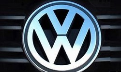 VOLKSWAGEN suspende produo de carros no Pas