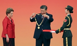 DILMA ROUSSEFF recebe a Maior Honraria da China: a Medalha da Amizade