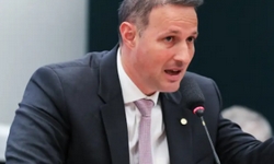 PL ANTIFAC��O - Derrite quer Mudan�a na Condu��o de Audi�ncias de Cust�dia